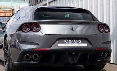 Ferrari GTC4 Lusso 27