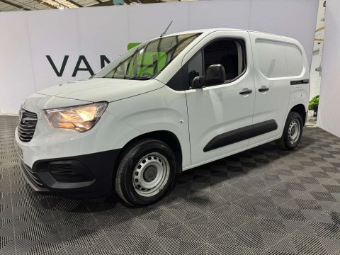 Vauxhall Combo 1.5 Combo 2000 Dynamic TD 72/2022 28