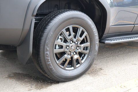 Toyota Land Cruiser BRAND NEW COMMERCIAL WITH A OEM REAR SEAT CONVERSION 14