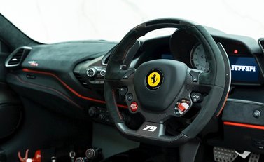 Ferrari 488 Pista Piloti 9