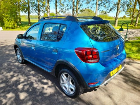 Dacia Sandero Stepway 0.9 TCe Laureate Euro 6 (s/s) 5dr 7