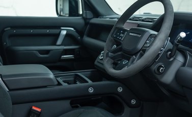 Land Rover Defender 90 V8 P525 13