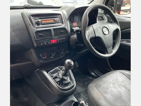 Vauxhall Combo 1.6 Turbo D 2000 Edition Panel Van 4dr Diesel Manual L1 H1 Euro 6 (75 ps) 36