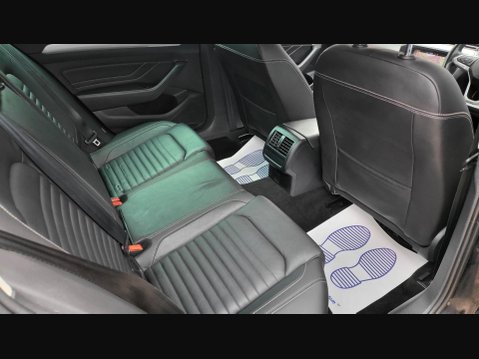 Volkswagen Passat SEL TDI DSG 21