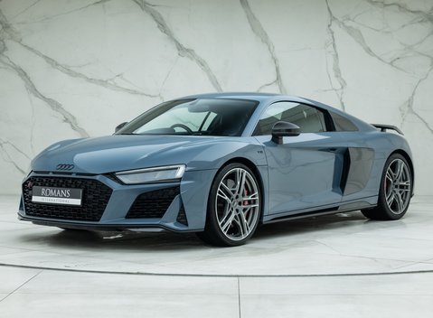 Audi R8 V10 PERFORMANCE CARBON BLACK 1