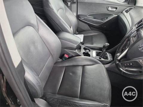 Hyundai SANTA FE 2.2 CRDi Blue Drive Premium SE 4WD Euro 6 (s/s) 5dr (7 Seat) 4