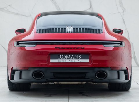 Porsche 911 Carrera 4 GTS (992) 8