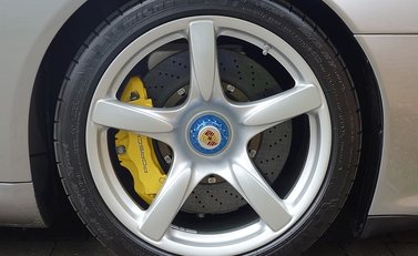 Porsche Carrera GT 19