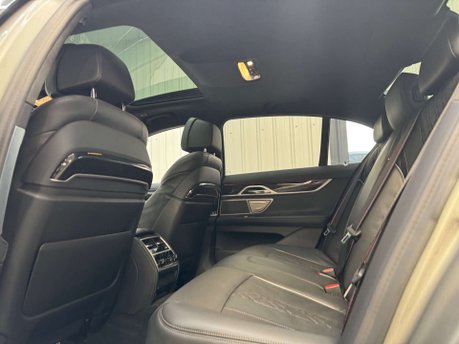 BMW 7 Series 4.4 750i M Sport xDrive Auto 4WD 4dr 62