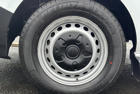 Ford Transit Custom 320 L2 Leader 130 ps DCIV with Air Conditioning 28