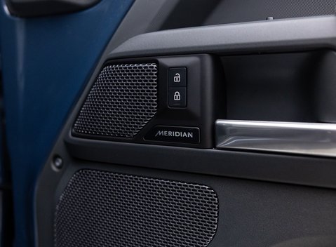 Land Rover Defender 90 D300 X-DYNAMIC HSE 44