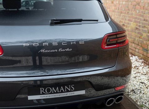 Porsche Macan Turbo 25
