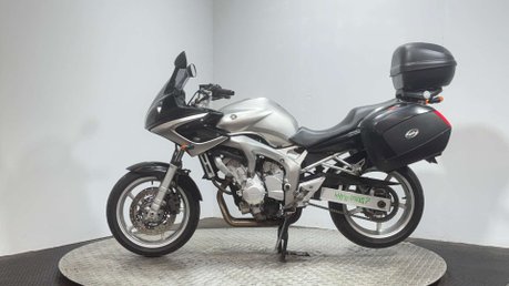 Yamaha FZ 600 2004 31K MOT RECENTLY SERVICED 600CC FULL LUGGAGE 4
