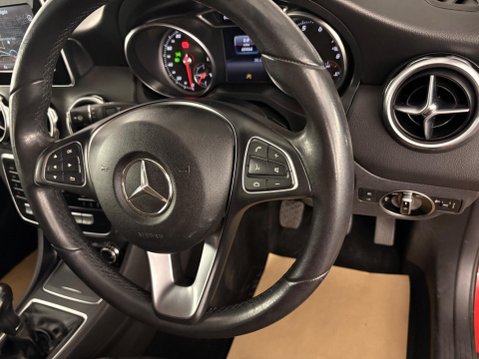 Mercedes-Benz GLA 1.6 GLA200 SE (Executive) Euro 6 (s/s) 5dr 29