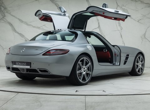 Mercedes-Benz SLS AMG 9
