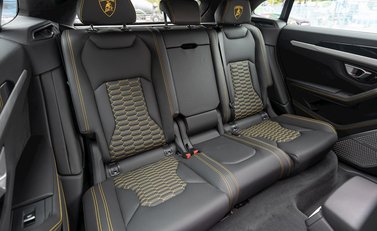 Lamborghini Urus 15