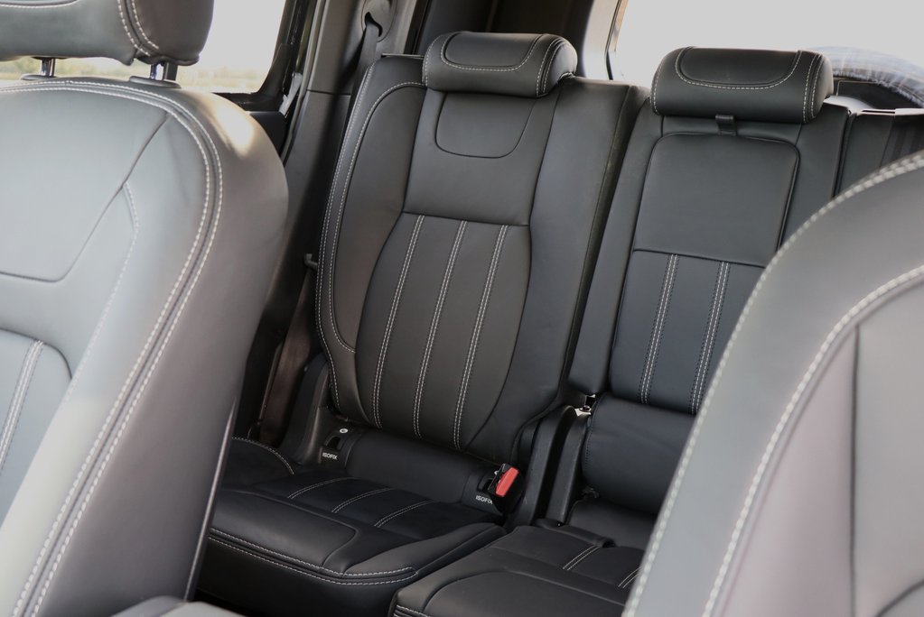 Defender 110 Commercial 2