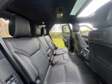 Land Rover Discovery METROPOLITAN EDITION MHEV 23