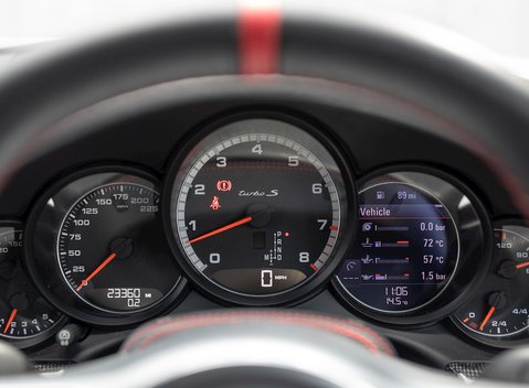 Porsche 911 Turbo S GB Edition (991) 17
