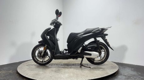 Honda SH125 2019 GOOD PARTS BREAKER SCOOTER SPARES OR REPAIR SH 125CC 4