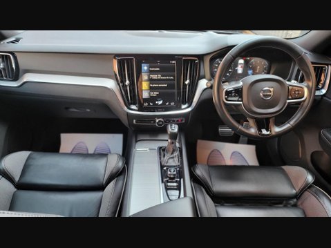 Volvo V60 T4 R-DESIGN PLUS 2