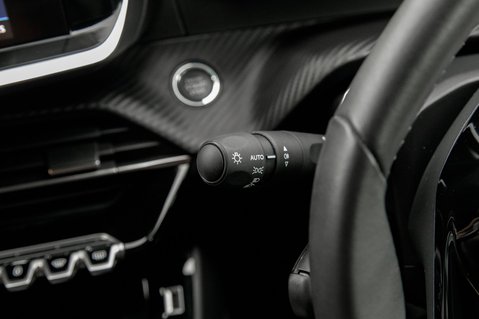 Peugeot 208 PURETECH ALLURE PREMIUM PLUS S/S 15