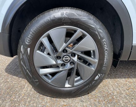 Nissan Qashqai 1.3 Qashqai Acenta Premium DiG-T MHEV 5dr 16