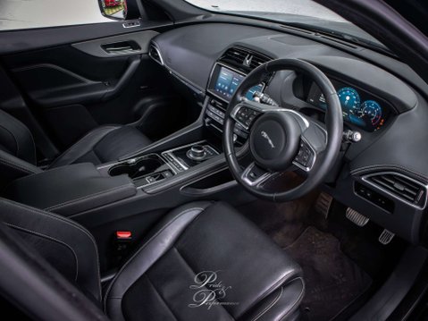 Jaguar F-Pace 3.0 F-PACE V6 S AWD D Auto 4WD 5dr 2