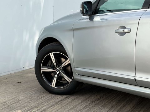 Volvo XC60 2.4 XC60 R-Design Luxury Nav D5 AWD Auto 4WD 5dr 40