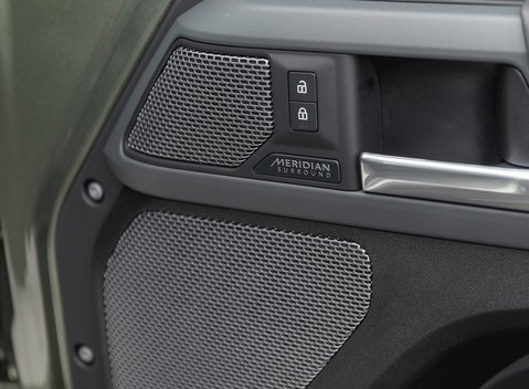 Land Rover Defender 110 X P400 25