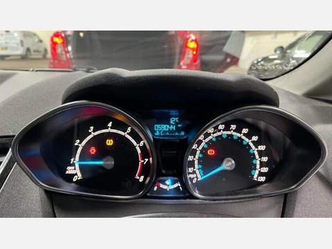 Ford Fiesta 1.0T EcoBoost Zetec Euro 6 (s/s) 5dr 9