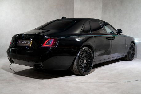 Rolls-Royce Ghost V12 BLACK BADGE. FULL PPF. HUD. STARLIGHT HEADLINER. H, C & M SEATS 4