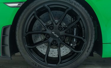 Porsche Cayman GT4 (718) 27