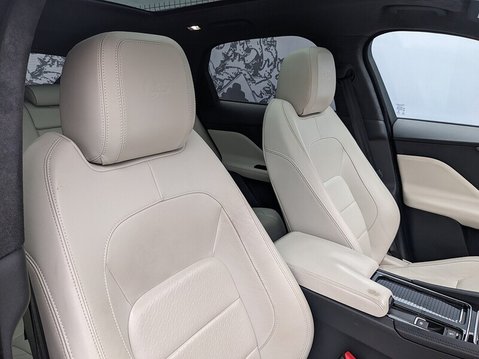 Jaguar F-Pace V6 FIRST EDITION AWD 13