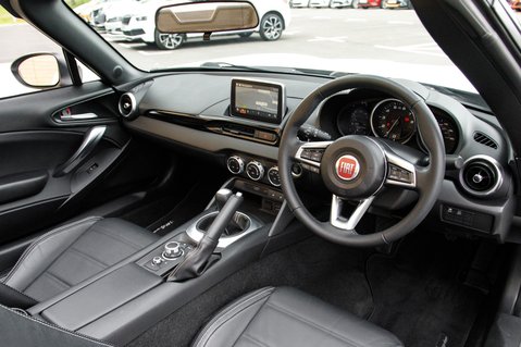 Fiat 124 Spider 1.4 Multiair S-DESIGN 4