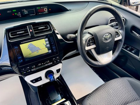 Toyota Prius 1.8 VVT-h Business Edition Plus CVT Euro 6 (s/s) 5dr (15in Alloy) 14