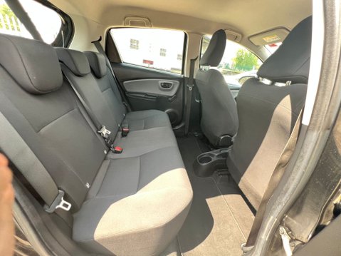 Toyota Yaris VVT-I ACTIVE 51