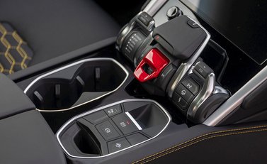 Lamborghini Urus 24