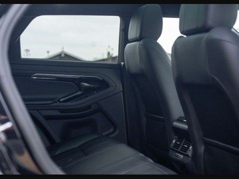 Land Rover Range Rover Evoque 2.0 Range Rover Evoque R-Dynamic SE MHEV Auto 4WD 5dr 36