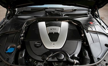 Mercedes-Benz M Class S600 38