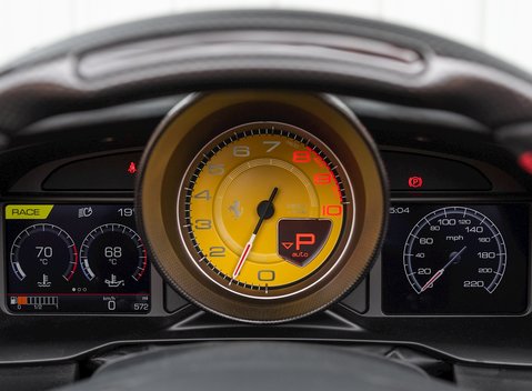 Ferrari F8 Tributo Spider 19