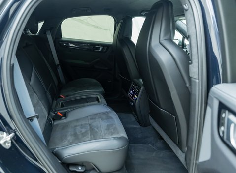 Porsche Cayenne Turbo GT 14