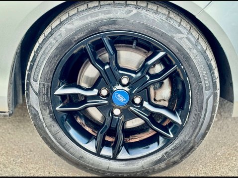 Ford B-Max 1.0 B-Max Zetec Silver Edition 5dr 71