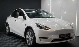 Tesla Model Y RWD Comfort Suspension One Owner Low Mileage Heated Seats & Steering Wheel  4