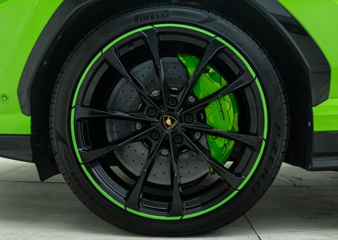 Lamborghini Urus PEARL CAPSULE