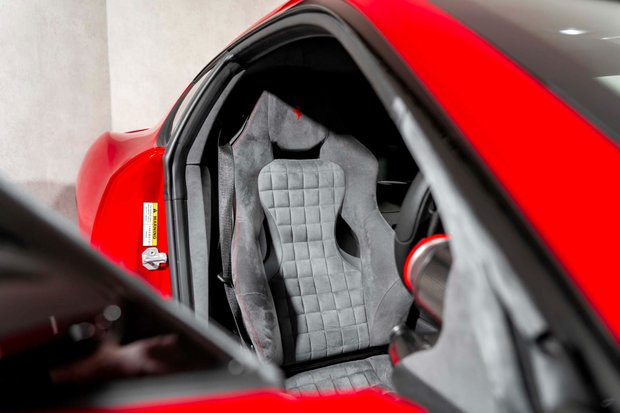 Ferrari 812 Competizione HUGE SPECIFICATION. 4-LAYER PAINT. CARBON FIBRE INT & EXT. TWO-TONE LIVERY. 2