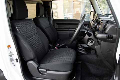 Suzuki Jimny SZ4 24