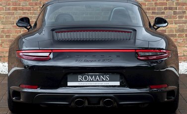 Porsche 911 Targa 4 GTS (991.2) 5