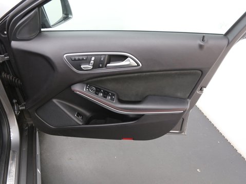 Mercedes-Benz GLA 2.0 GLA250 AMG Line (Premium Plus) 7G-DCT 4MATIC Euro 6 (s/s) 5dr 20