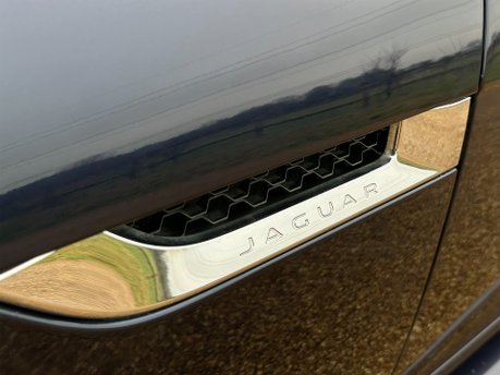 Jaguar F-Type V6 S AWD 34